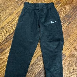 Boys Nike joggers 4T